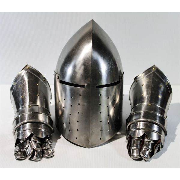 REPLICA METAL KNIGHTS HELMET & GAUNTLETS