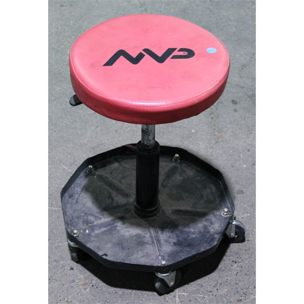MVP MECHANIC STOOL W/ DROP TRAY ON WHEELS 