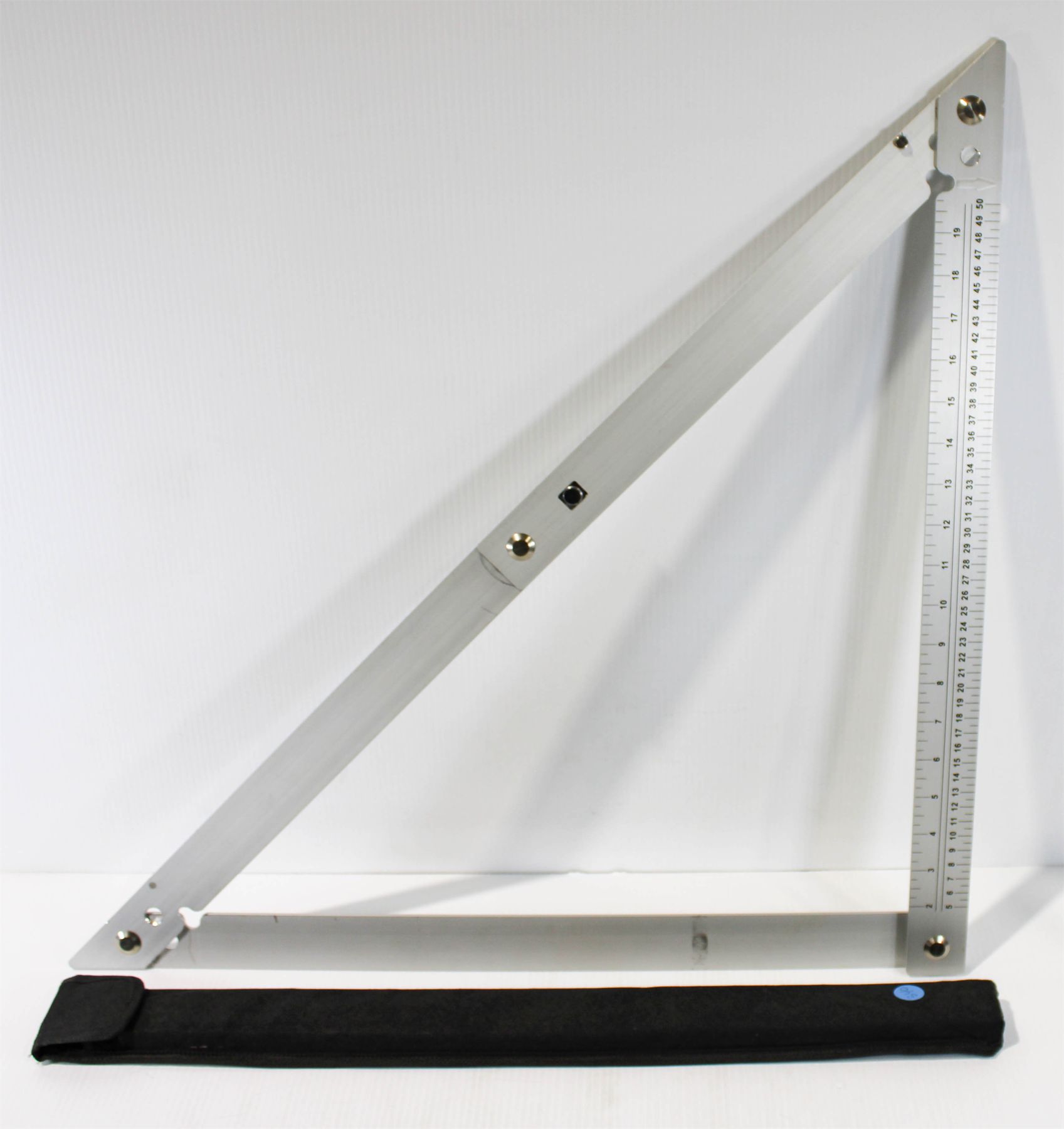 COLLAPSABLE TRIANGLE WITH RULER