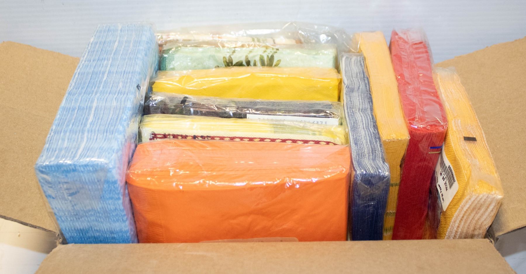 12 PKGS OF NEW VARIOUS THEME NAPKINS 12-pkgs-of-new-various-theme-napkins