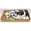 Image 1 : FLAT OF COW ORNAMENTS