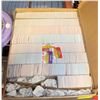 Image 1 : LARGE BOX OF MIX CARDS MAJORITY HOCKEY WITH