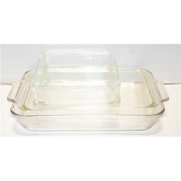 4 CLEAR PYREX BAKING DISHES