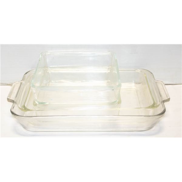 4 CLEAR PYREX BAKING DISHES