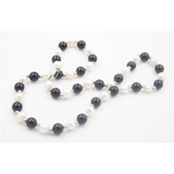 #314-BLACK AGETE & FRESH WATER PEARL NECKLACE 18"