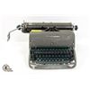Image 1 : VINTAGE REMINGTON TYPEWRITER