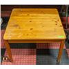 Image 1 : OAK END TABLE H-18.75" W-29.5" L-29.75"