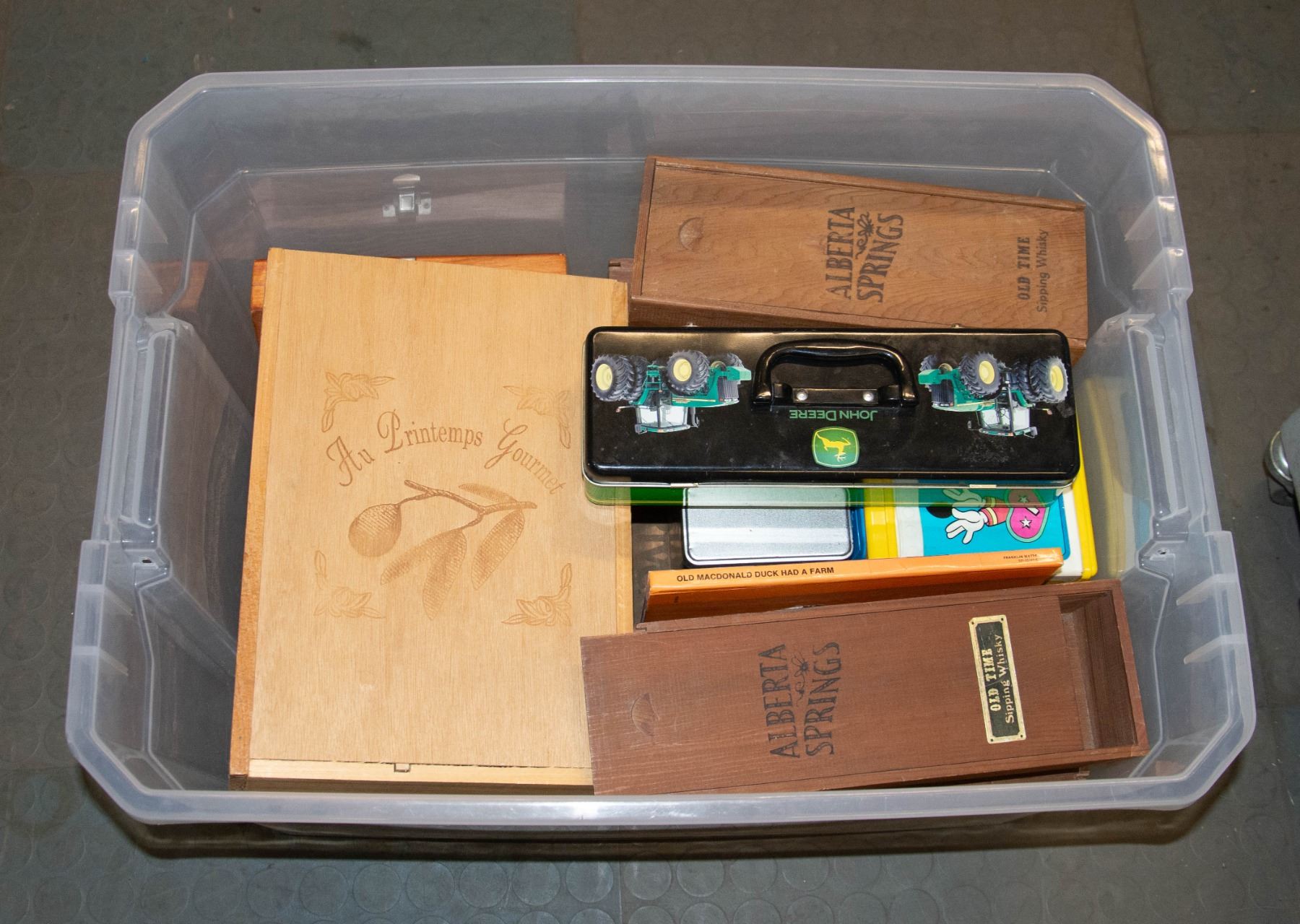 Collectable Container Box COLLECTABLE METAL AND WOOD BOXES