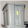 Image 1 : NEW RUBBERMAID 68 LITRE ROUGHNECK TOTE WITH