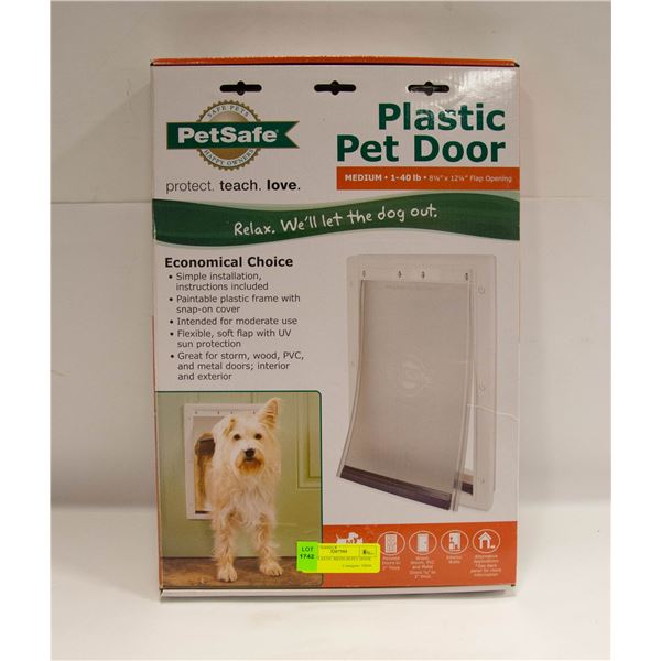 NEW PLASTIC MEDIUM PET DOOR