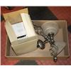 Image 1 : GRAND PARAGON SCONCE X3 ONE BOXED 2