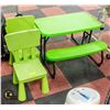 Image 1 : KIDS PICNIC TABLE WITH 2 GREEN CHAIRS-ESTATE