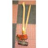 Image 1 : 8LB SLEDGE HAMMER AND AXE BOTH ARE 35"