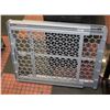 Image 1 : EXPANDABLE PET GATE