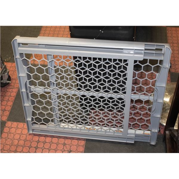 EXPANDABLE PET GATE