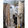 Image 1 : PALLET OF STYROFOAM