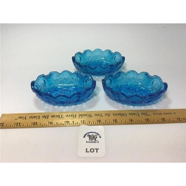 L E SMITH VINTAGE BLUE MOON & STARS ASHTRAYS 3