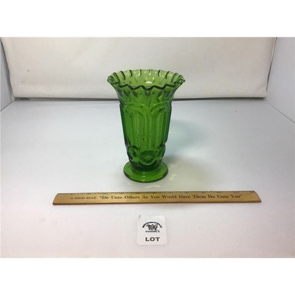 L E SMITH VINTAGE MOON & STARS GREEN GLASS