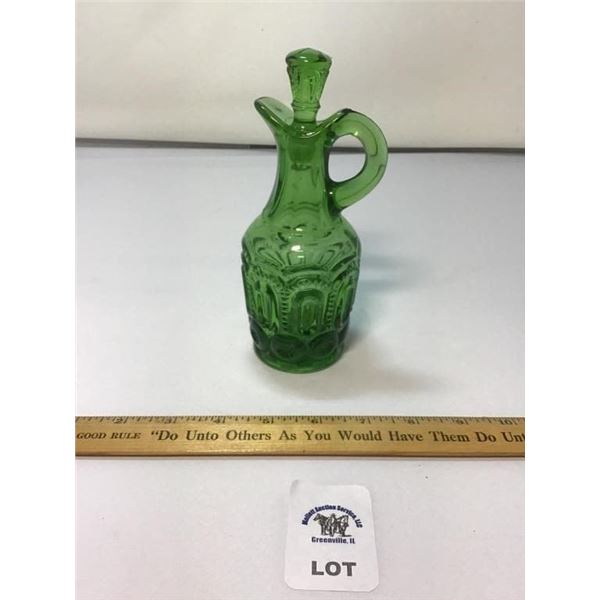 L E SMITH VINTAGE MOON & STARS GREEN GLASS CRUET