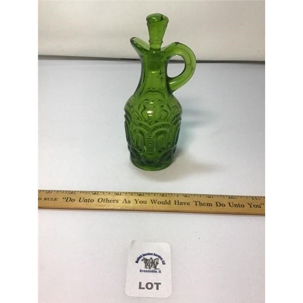 L E SMITH VINTAGE MOON & STARS GREEN GLASS CRUET