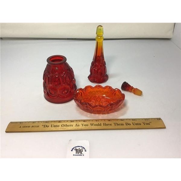 L E SMITH VINTAGE MOON & STARS AMBERINA GLASS