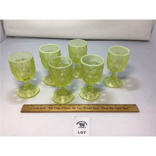 L E SMITH VINTAGE MOON & STARS VASOLINE GLASS
