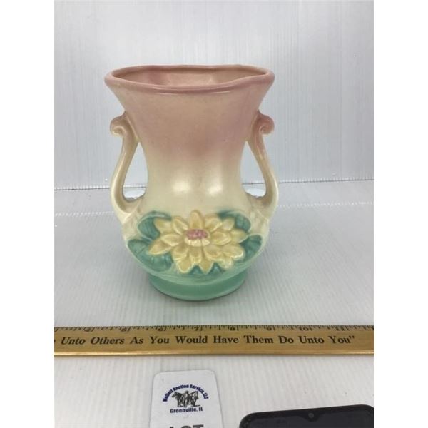 VINTAGE HULL 6.5 INCH WATER LILY VASE