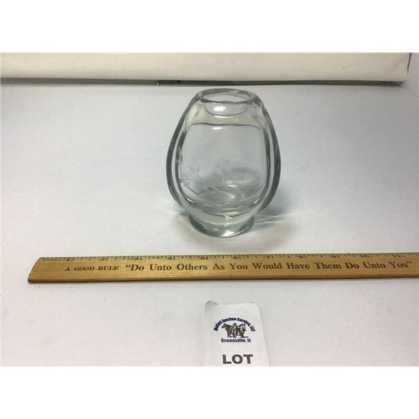 KOSTA BODA ETCHED LOVE BIRDS CRYSTAL VASE