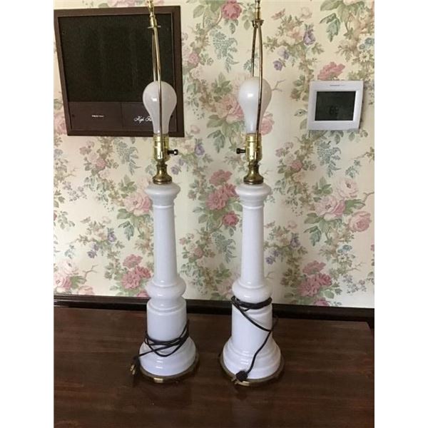 WHITE OPAL GLASS ELECTRIC TABLE LAMPS 1 pr