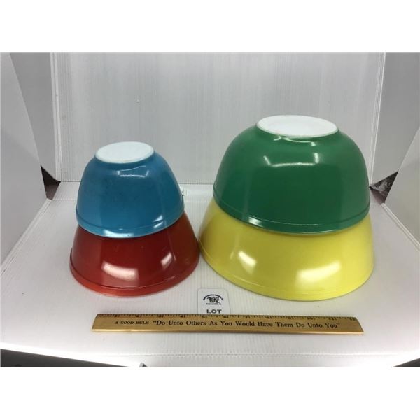 VINTAGE PYREX PRIMARY COLORED NESTING BOWL SET