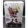 Image 1 : Batman Harley Quinn with Boom Box Rebirth Exclusive 8-Inch Statue Limited /2500