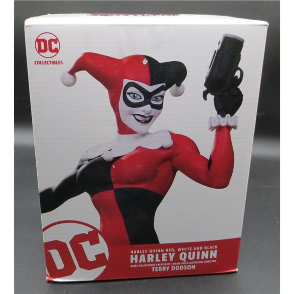 Harley Quinn Red, White & Black 7" Statue