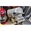 Image 1 : GLOBE STAINLESS STEEL COUNTER TOP 12" MEAT SLICER
