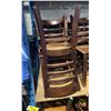 Image 2 : 4 DARK WOOD COMMERCIAL SLAT BACK RESTAURANT CHAIRS