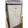 Image 4 : WHITE MASTER CHEF BAR REFRIGERATOR *BROKEN FREEZER COVER * & PANASONIC WHITE MICROWAVE