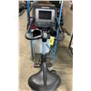 Image 2 : LIFE FITNESS 95CS LIFECYCLE COMMERCIAL RECUMBENT BIKE WITH DIGITAL DISPLAY, TWO CUP HOLDERS, USB