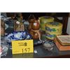 Image 1 : MIXED LOT: JAPANESE PORCELAIN PLATES, SAKE DECANTERS, CHOPSTICKS REST, SIGNED METAL BASKET, ETC. (15