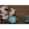 Image 2 : SEMI-PRECIOUS STONE BIRD SCULPTURES (RAVEN & COCKATOO) (2 PCS)