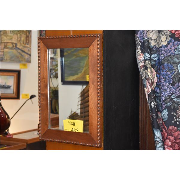 FRAMED WALL MIRROR (21 1/2  X 15 )