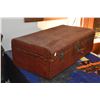 Image 2 : VINTAGE CHINESE RATTAN SUITCASE, WOOD W/RATTAN OUTSIDE (24" X 14" X 8")