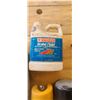 Image 6 : ASSORTED AUTOMOTIVE CLEANING SUPPLIES AND MISC