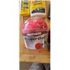 Image 3 : ASSORTED AUTOMOTIVE CLEANING SUPPLIES AND MISC