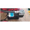 Image 2 : NEW 12V TIRE COMPRESSOR