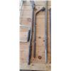 Image 5 : ASSORTED PRY BARS AND TOOLS