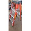 Image 1 : 4' FIBERGLASS STEP LADDER