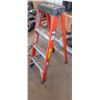 Image 2 : 4' FIBERGLASS STEP LADDER