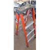 Image 5 : 4' FIBERGLASS STEP LADDER