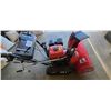 Image 29 : HONDA HS 624 24" SNOW BLOWER - HYDROSTATIC - ON TRACKS - EXCELLENT CONDITION