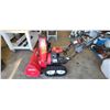 Image 2 : HONDA HS 624 24" SNOW BLOWER - HYDROSTATIC - ON TRACKS - EXCELLENT CONDITION