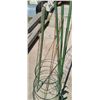 Image 4 : FOUR VERTICALE TOMATO CAGES